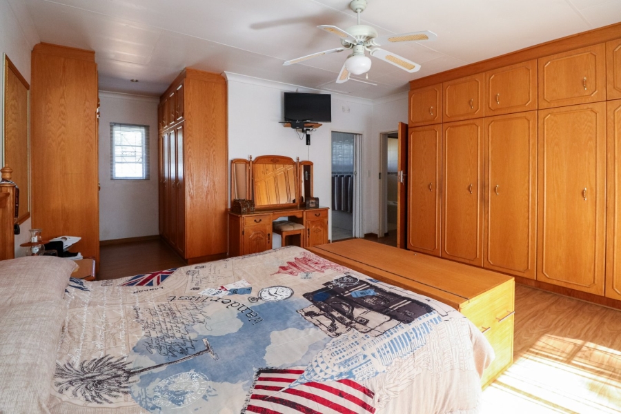 4 Bedroom Property for Sale in Flamwood North West